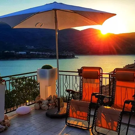 La Terrazza Sul Lago Turano Castel di Tora Exterior foto